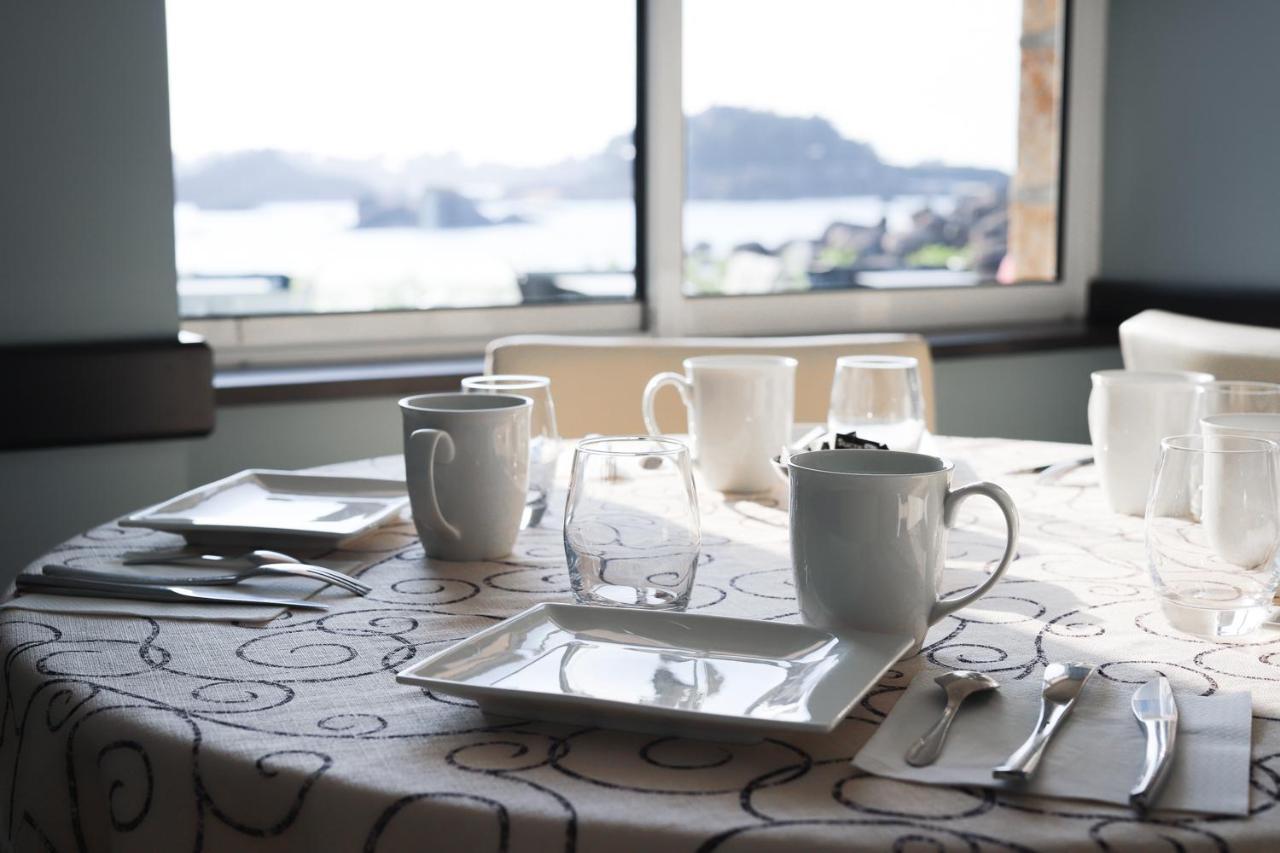 Logis Hotel Saint Guirec Et De La Plage ペロス・ギレック エクステリア 写真